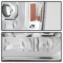 Cargar imagen en el visor de la galería, Spyder GMC Sierra 1500/2500/3500 07-13 V2 Projector Headlights - Chrome PRO-YD-GS07V2-LBDRL-C