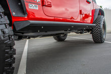 Cargar imagen en el visor de la galería, DV8 Offroad 2019+ Jeep Gladiator Side Step/Sliders