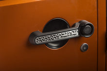 Cargar imagen en el visor de la galería, Rugged Ridge Elite Dr Hndle Insert Contrast Tread2D 07-18 Jeep Wrangler JK