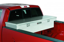 Cargar imagen en el visor de la galería, Lund 67-99 Chevy CK Ultima Deep Single Lid Crossover Tool Box - Brite