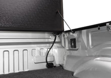 Cargar imagen en el visor de la galería, UnderCover 15-20 Ford F-150 5.5ft Flex Bed Cover