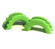 Cargar imagen en el visor de la galería, Daystar D-Ring Shackle Isolator Fluorescent Green Pair