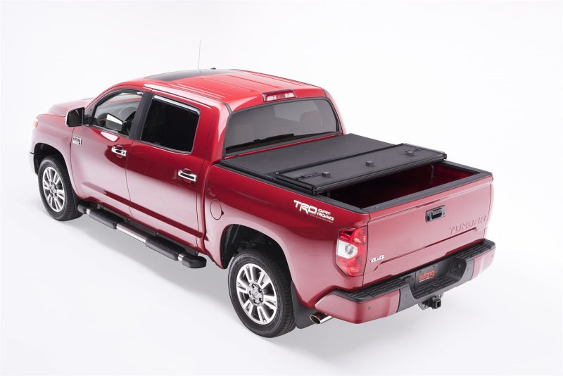 Extang 14-16 Toyota Tundra (5.5ft) (w/ Rail System) Solid Fold 2.0