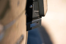 Cargar imagen en el visor de la galería, DV8 Offroad Universal License Plate Mount w/ Pod Light Mounts