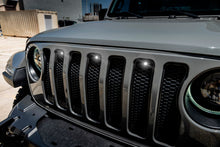 Cargar imagen en el visor de la galería, Oracle Pre-Runner Style LED Grille Kit for Jeep Gladiator JT - White